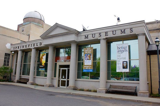 Best art galleries Springfield museums supplies classes